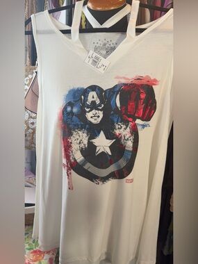 #1095 Universal Captain America Graphic Tank Top - White/Red/Blue